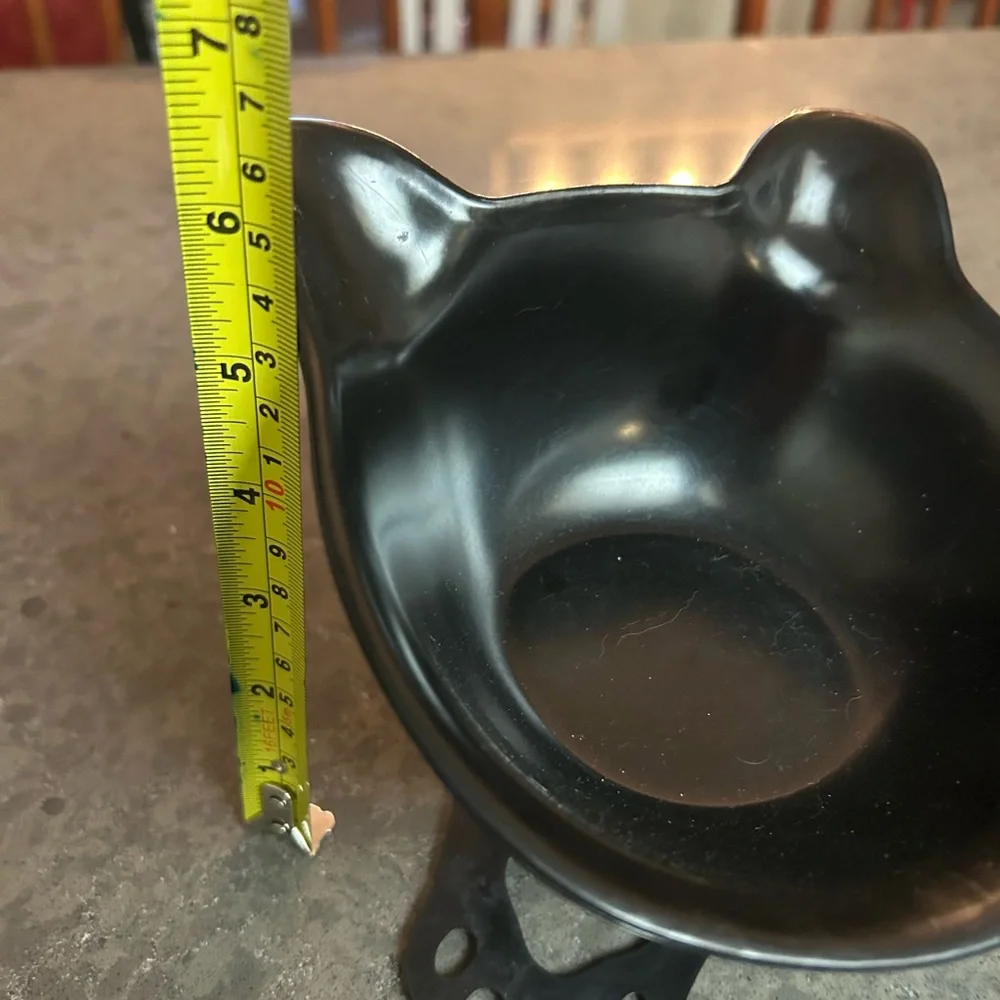 Cat head shaped off the floor bowls for cats (or 🐶 dog!) & NWTs 16”x12” pet mat.